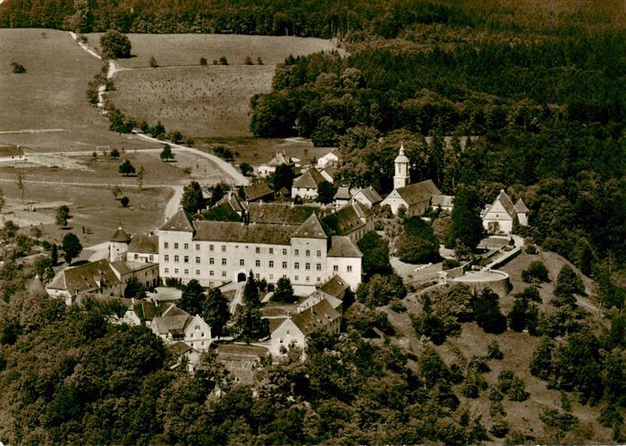 Schloss Zeil Leutkirch im Allgaeu BW Schloss-Zeil Schlossanlage Kirche Felder Wa