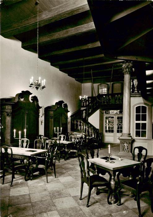 LueBECK  CITY Schabbelhaus Diele Treppe Saeulen Gastraum Kerzenleuchter Holzbalk