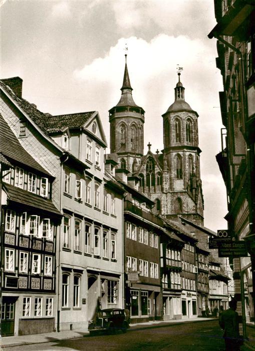 GoeTTINGEN  Niedersachsen Johannisstrasse Johanniskirche Doppeltuerme Fachwerkha