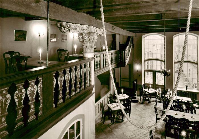 LueBECK  CITY Schabbelhaus Diele Galerie Balustrade Saeulen Gastraum Kerzen Seil