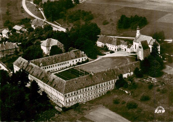 Wessobrunn Weilheim-Schongau Bayern Kloster Jugendkurheim Kirche Klosterhof Feld