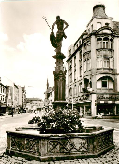 Weingarten OFFENBURG BW Neptunbrunnen Hauptstrasse Neptun-Statue Brunnen Jugends