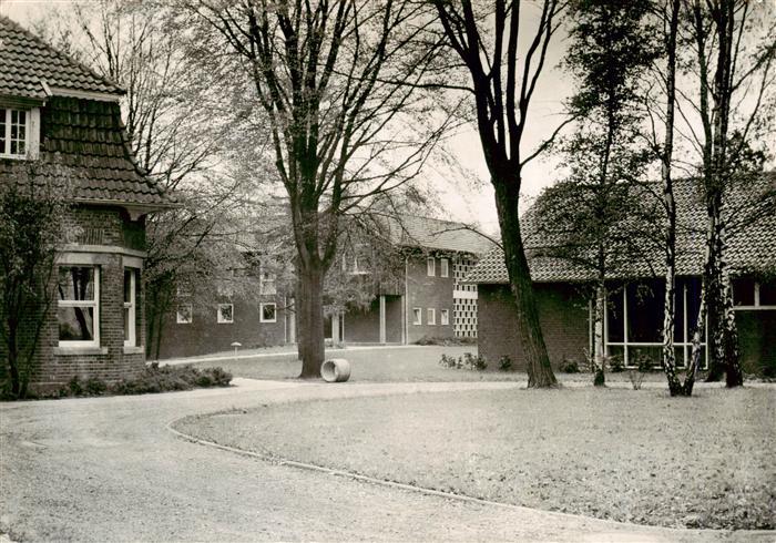 Dingden Hamminkeln NRW Landjugendakademie-Klausenhof Ziegelgebaeude Baeume Parka