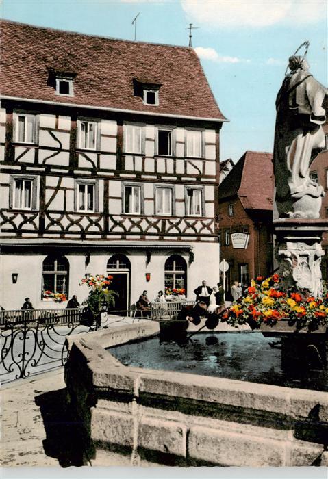 Volkach Gasthof-Behringer Marktplatz Brunnen Heiligenfigur Fachwerk Gasthaus Blu