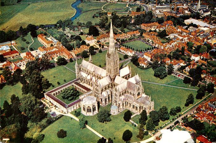 SALISBURY Wiltshire UK Luftaufnahme Salisbury-Cathedral Kirchturm Cloisters Ch
