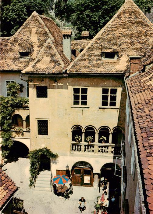 GRAZ Steiermark AT Krebsenkeller Innenhof Gasthaus mittelalterlich Arkaden Sonn