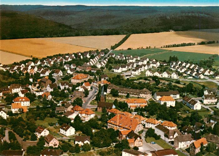 Fuerstenberg Weser Niedersachsen Weser Luftkurort Kirche Wohnhaeuser Felder Ber