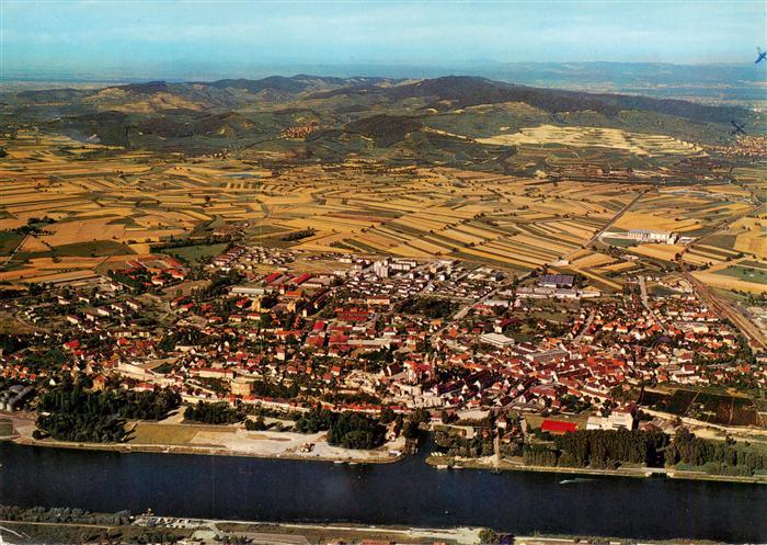 Breisach Rhein BW Rhein Kaiserstuhl Schwarzwald Felder Wohnhaeuser Luftbild