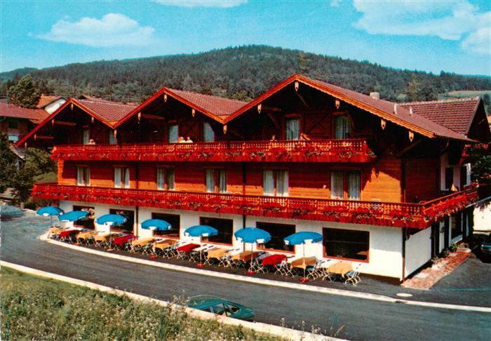 Elisabethszell Haibach Bayern Hotel-Pension Singenden-Wirt Terrasse Sonnenschirm