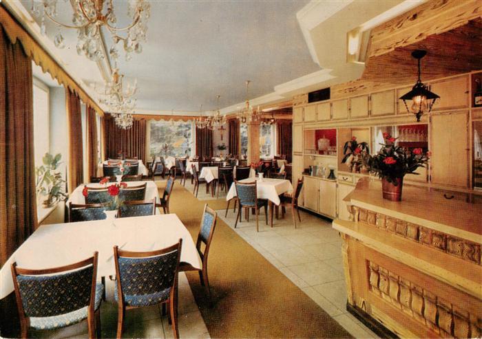 Alm Hofstetten Fichtelgebirge Bayern Speisesaal Restaurant Kronleuchter Holzvert