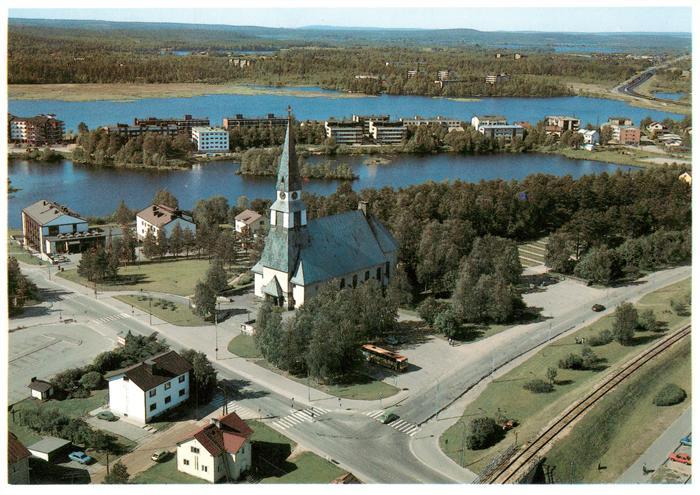 Rovaniemi Lapland Suomi Kirkko Kirche Bertel-Liljeqvist Luftbild See Wald Hochha