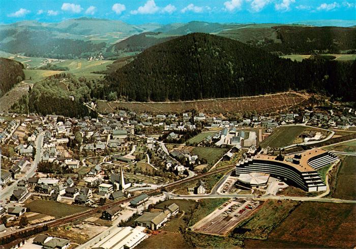 Willingen Sauerland Waldeck Hessen Luftbild Ortsansicht Kurhaus Wald Berge Tal K