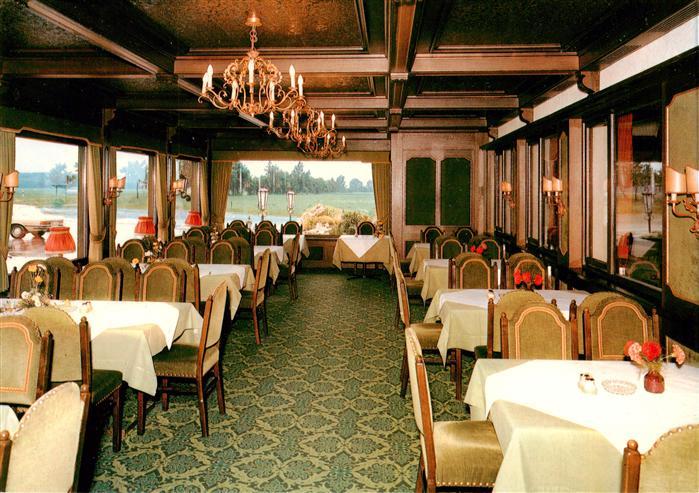 Schlingen Bad Woerishofen Unterallgaeu Restaurant-Jagdhof Speisesaal Kronleuchte