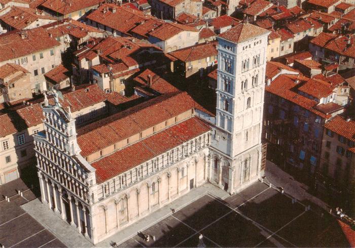 LUCCA Toscana IT Chiesa-di-San-Michele Kirche Fliegeraufnahme Romanik Campanile