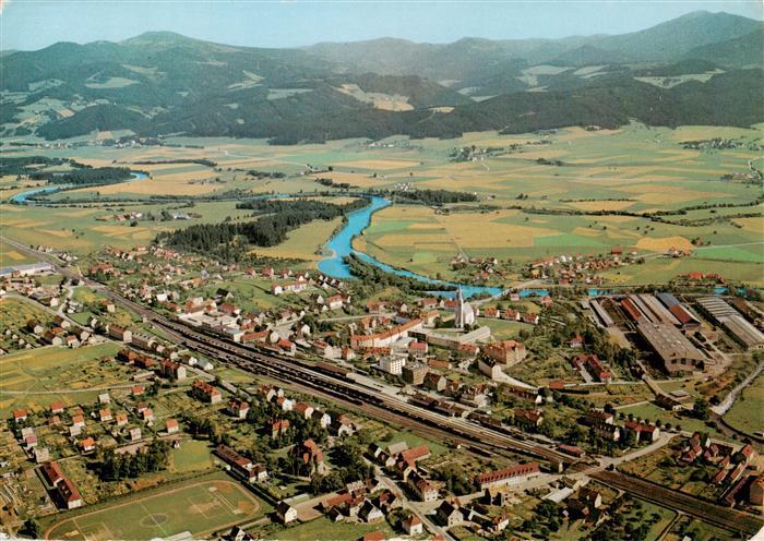Zeltweg Steiermark AT Bahnhof Mur Tal Bahnlinie Kirche Sportplatz Fabrik Berge F