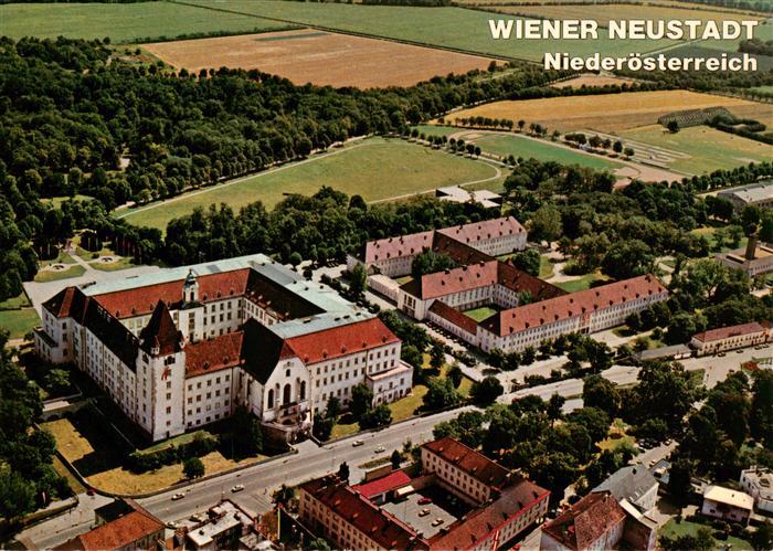 WIENER-NEUSTADT Niederoesterreich AT Fliegeraufnahme Militaerakademie Burg Stadt