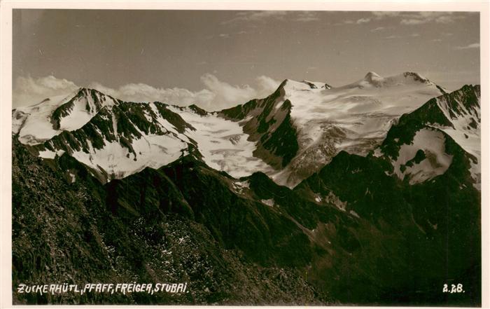 Zuckerhuetl Neustift Stubaital Tirol AT Berghuette Blick gegen Pfaff Freiger und