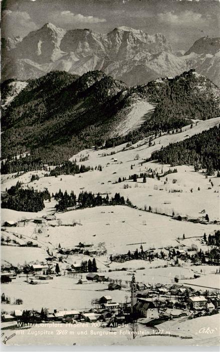 Pfronten Bayern Winterpanorama Blick gegen Zugspitze und Burgruine Falkenstein