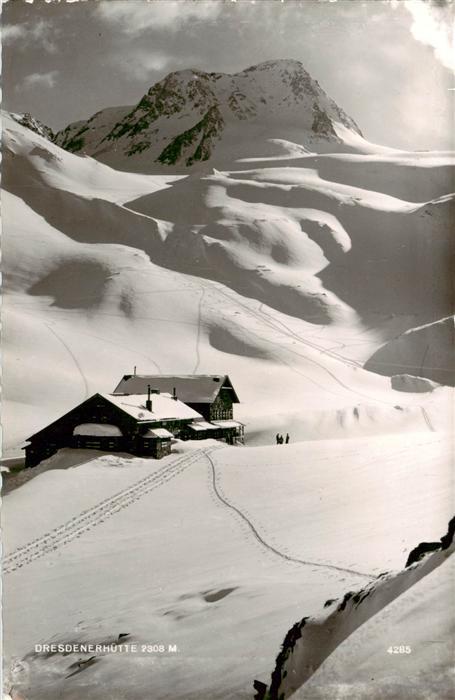 Dresdenerhuette Dresdnerhuette 2308m Stubaital Tirol AT Winterpanorama