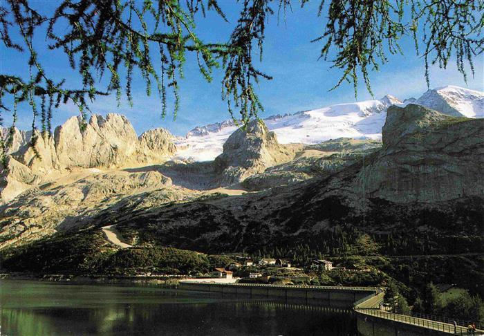 Fedaia Lago-Fedaia Stausee Marmolada Dolomiten Nadelwald Staudamm