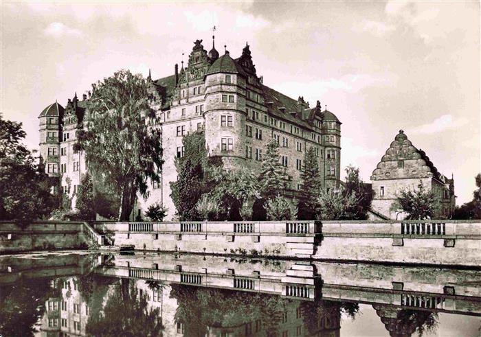Neuenstein Wuerttemberg Hohenlohekreis BW Schloss-Neuenstein Schlossteich Spiege