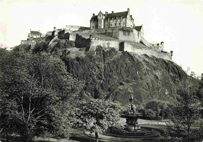 EDINBURGH SCOTLAND UK Edinburgh-Castle Castle-Rock Ross-Fountain Burgfelsen Par