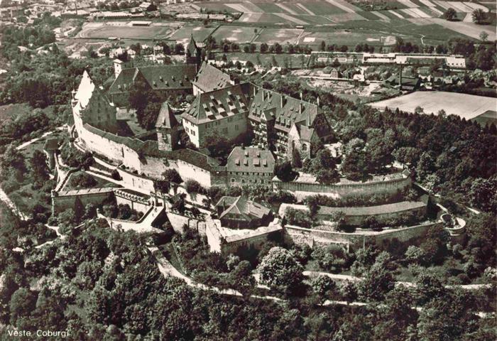 Coburg Bayern Veste-Coburg Burg Festung Fliegeraufnahme Wald Mauern Tuerme Felde