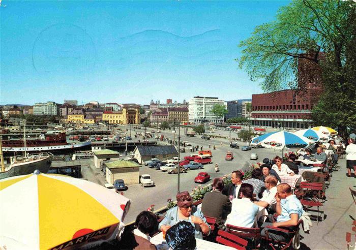 OSLO Norge Hafen Skansen Rathausplatz Terrasse Schiffe Martini-Schirme Stadtpan