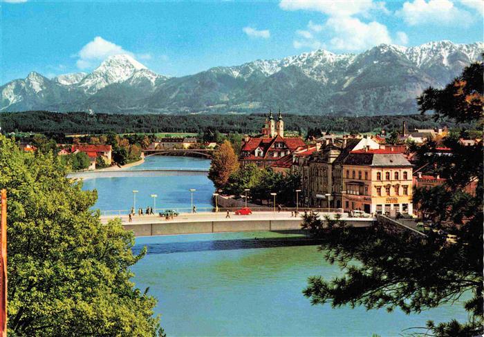 VILLACH Kaernten AT Draubruecke Mittagskogel Drau Fluss Berge Kirche Altstadt Br