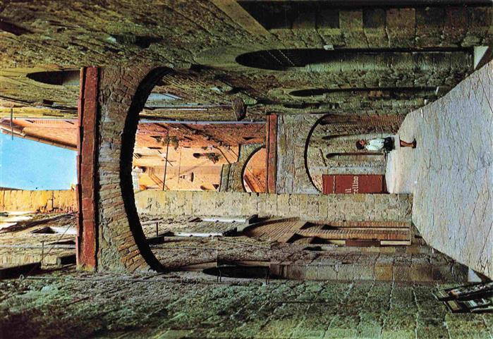 Volterra Toscana IT Vicolo-delle-Prigioni Gasse Bogen Mittelalter Pflastersteine