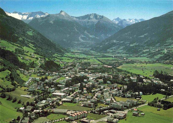 BAD HOFGASTEIN Pinzgau Salzburg AT Luftbild Tal Berge Alpen Stadtansicht Kurort
