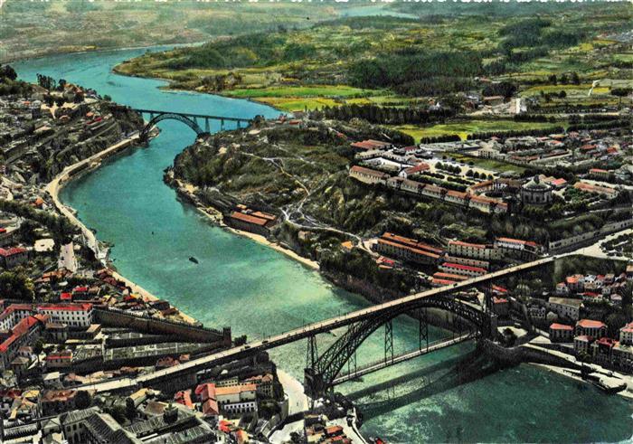 Porto Portugal Pontes de D. Luiz e de D. Maria sobre o Douro vista aérea