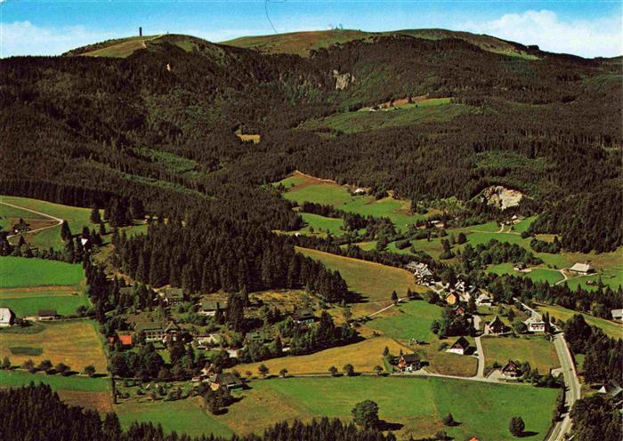 Feldberg 1450m Schwarzwald Panorama Blick auf Baerental mit Feldberggipfel