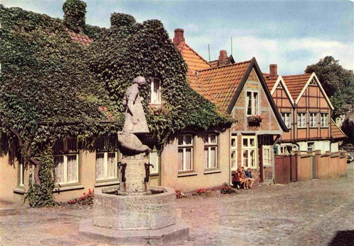 Ploen am See Schleswig-Holstein Gaenseliesel Brunnen