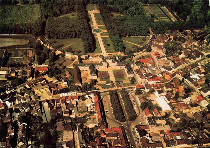 Schwetzingen BW Blick auf Altstadt Schloss und Schlossgarten